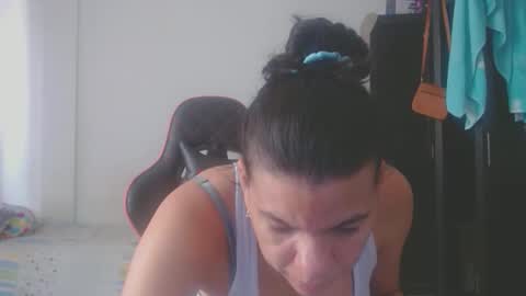 Snapshot of ariannaloovel chatting on 13, 4, 2026 ariannaloovel online show from 13, 4, 2026
