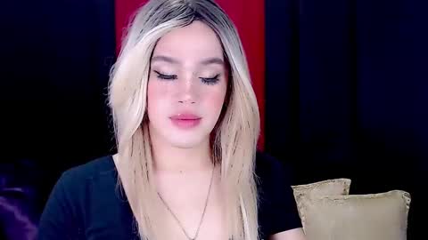 Snapshot of arianne_xoxo777 chatting on 4, 1, 2025 ARIANNE CUMS online show from 4, 1, 2025