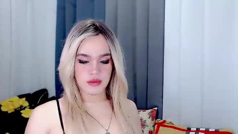 Snapshot of arianne_xoxo777 chatting on 28, 2, 2025 ARIANNE CUMS online show from 28, 2, 2025