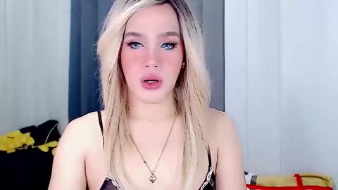 Snapshot of arianne_xoxo777 chatting on 2, 3, 2025 ARIANNE CUMS online show from 2, 3, 2025