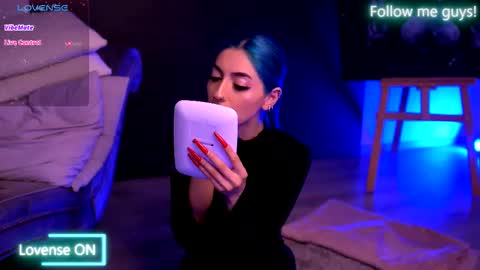 Snapshot of ariaxstark chatting on 8, 10, 2025 Aria online show from 8, 10, 2025