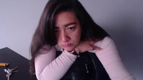 Snapshot of arielle_ninon chatting on 3, 12, 2024 Arielle online show from 3, 12, 2024