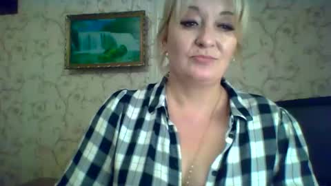 Snapshot of arielxloveresss chatting on 11, 9, 2025 ArielXLoveresss online show from 11, 9, 2025