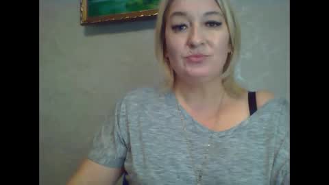Snapshot of arielxloveresss chatting on 16, 10, 2025 ArielXLoveresss online show from 16, 10, 2025