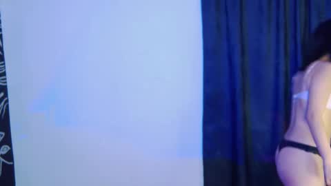 Snapshot of arii_moon chatting on 28, 10, 2025 Ari online show from 28, 10, 2025