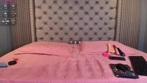 Snapshot of ariiadana chatting on 9, 9, 2025 ARIANA online show from 9, 9, 2025