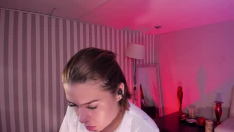 Snapshot of ariianabaker chatting on 13, 1, 2025 Arianna online show from 13, 1, 2025