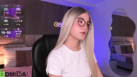 Ari  online show from 10, 10, 2025