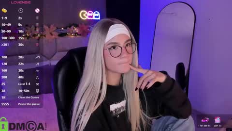 Ari  online show from 14, 12, 2025