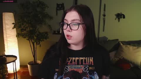 Snapshot of arizonaa_muse chatting on 5, 12, 2024 Astrid online show from 5, 12, 2024