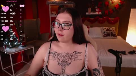 Snapshot of arizonaa_muse chatting on 13, 12, 2024 Astrid online show from 13, 12, 2024
