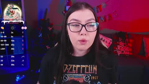 Snapshot of arizonaa_muse chatting on 19, 12, 2024 Astrid online show from 19, 12, 2024