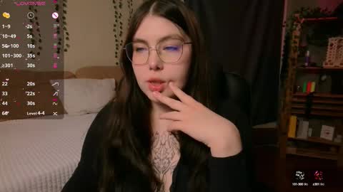 Snapshot of arizonaa_muse chatting on 8, 10, 2025 Astrid online show from 8, 10, 2025