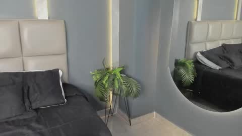 Arohom Lester online show from 2, 12, 2025