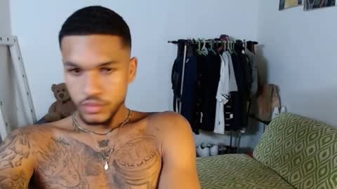 Snapshot of aron_7 chatting on 22, 12, 2024 aron_7 online show from 22, 12, 2024