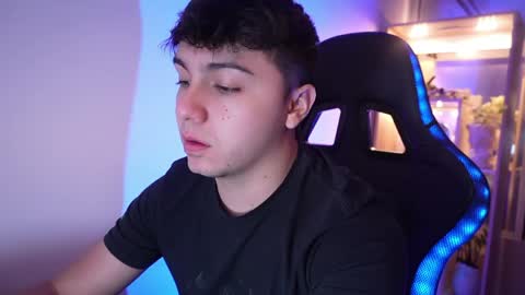 aron__cooper online show from 18, 4, 2026