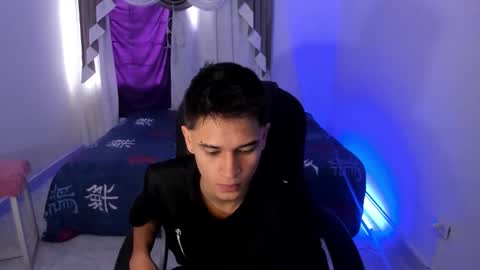 Snapshot of aron_boyy chatting on 10, 10, 2025 Aaron online show from 10, 10, 2025