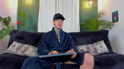 Snapshot of aron_ford chatting on 9, 6, 2026 Aron ford online show from 9, 6, 2026
