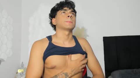 aron_strong0 online show from 17, 9, 2025