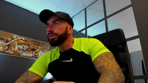 Snapshot of arongrant chatting on 25, 6, 2026 AronGrant online show from 25, 6, 2026