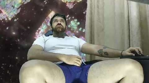 Snapshot of aronmiller404 chatting on 19, 5, 2026 aronmiller online show from 19, 5, 2026