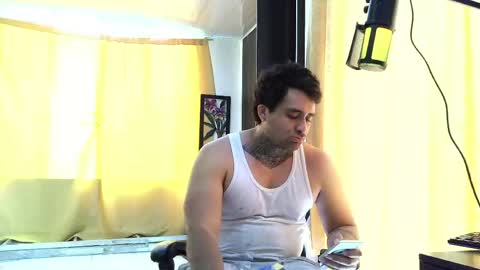 Snapshot of aronmiller404 chatting on 4, 6, 2026 aronmiller online show from 4, 6, 2026