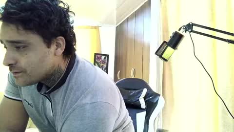 Snapshot of aronmiller404 chatting on 7, 6, 2026 aronmiller online show from 7, 6, 2026