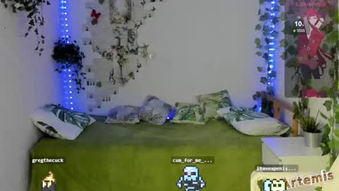 Snapshot of artemis696 chatting on 2, 10, 2025 Artemis my pvt is open and lovense is active online show from 2, 10, 2025