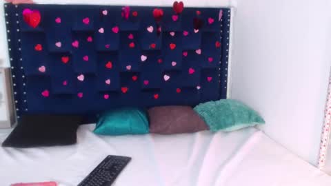 Snapshot of artemiza_love_ chatting on 13, 2, 2025 artemiza online show from 13, 2, 2025