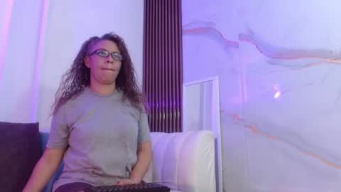 Snapshot of artemiza_love_ chatting on 7, 10, 2025 artemiza online show from 7, 10, 2025