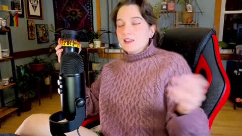 Snapshot of artiepaints chatting on 4, 12, 2024 Artie Paints online show from 4, 12, 2024