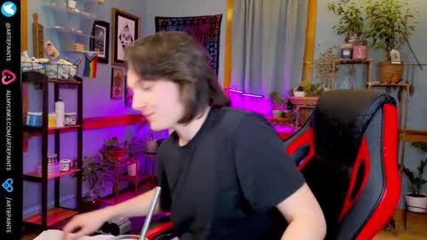 Snapshot of artiepaints chatting on 7, 12, 2024 Artie Paints online show from 7, 12, 2024