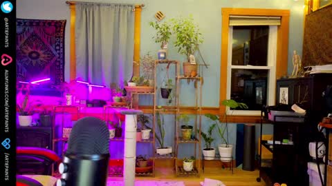 Snapshot of artiepaints chatting on 8, 12, 2024 Artie Paints online show from 8, 12, 2024