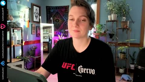 Snapshot of artiepaints chatting on 13, 12, 2024 Artie Paints online show from 13, 12, 2024