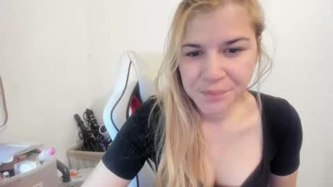 MIA online show from 8, 10, 2025