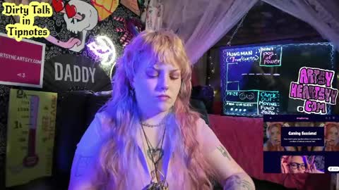 Snapshot of artsyheartsyy chatting on 9, 5, 2026 ArtsyHeartsyy online show from 9, 5, 2026
