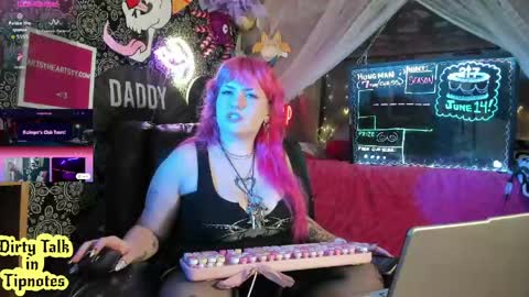 Snapshot of artsyheartsyy chatting on 5, 6, 2026 ArtsyHeartsyy online show from 5, 6, 2026