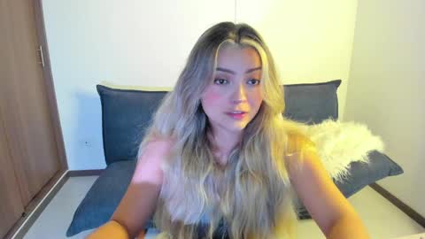 Snapshot of ary_cam230 chatting on 5, 5, 2026 Zahaara online show from 5, 5, 2026