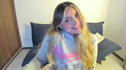 Snapshot of ary_cam230 chatting on 17, 5, 2026 Zahaara online show from 17, 5, 2026