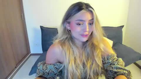 Snapshot of ary_cam230 chatting on 18, 5, 2026 Zahaara online show from 18, 5, 2026