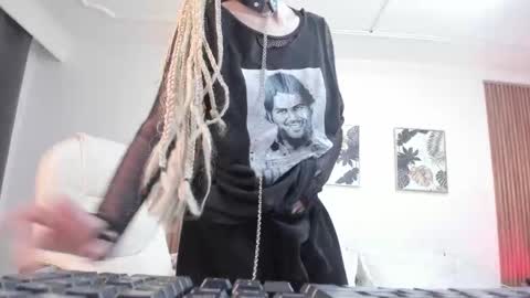 Asami Yaeko              online show from 26, 9, 2025