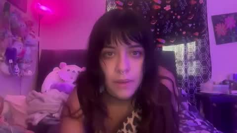 ascendingaura222 online show from 7, 2, 2026