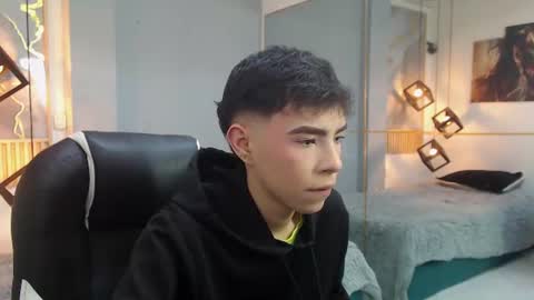 Snapshot of ash_kai chatting on 5, 7, 2026 ash_kai online show from 5, 7, 2026
