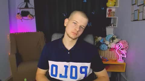 ash_raven_ online show from 14, 9, 2025