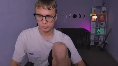 ash_raven_ online show from 16, 10, 2025