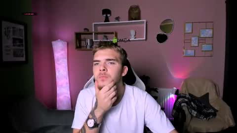 ash_raven_ online show from 4, 11, 2025