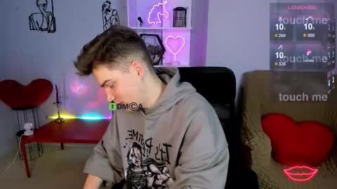 ash_raven_ online show from 5, 12, 2025