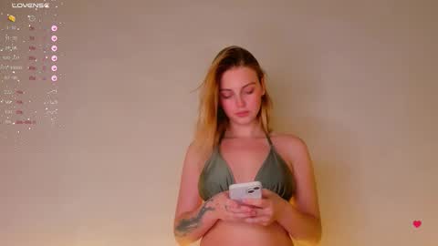 your pretty Ashley online show from 16, 11, 2025