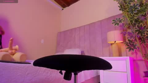 ashley_beaomunt online show from 15, 4, 2026