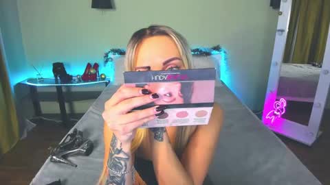 Snapshot of ashley_crashly chatting on 16, 12, 2024 Alina online show from 16, 12, 2024